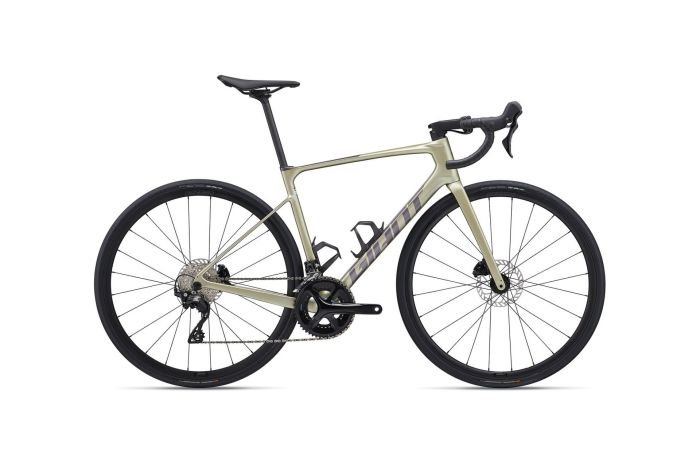 Giant Defy Advanced 2 - 28 Zoll - Diamant - 2024