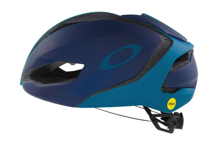Oakley ARO5